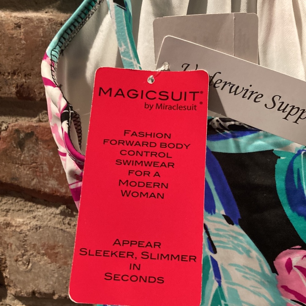 Magicsuit by Miraclesuit Bathing suit. 10 - Picture 8 of 8